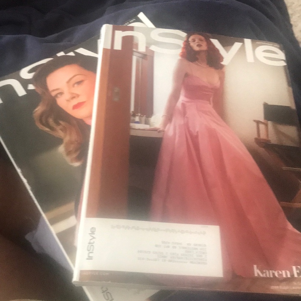 LIKE NEW  Instyle magazines 2019